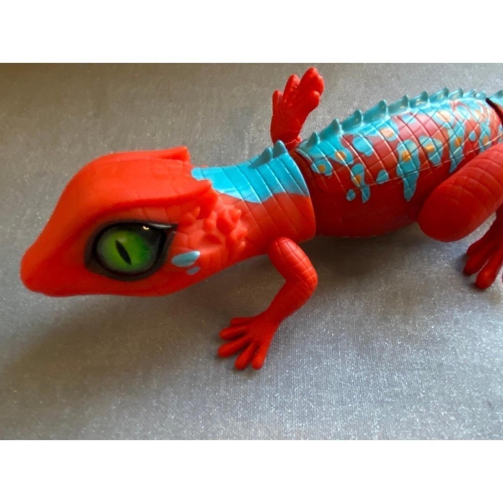 Robotic Lizard Toy Realistic Fast Moving Lurking Animal Zuru Inc Red Blue SKU20